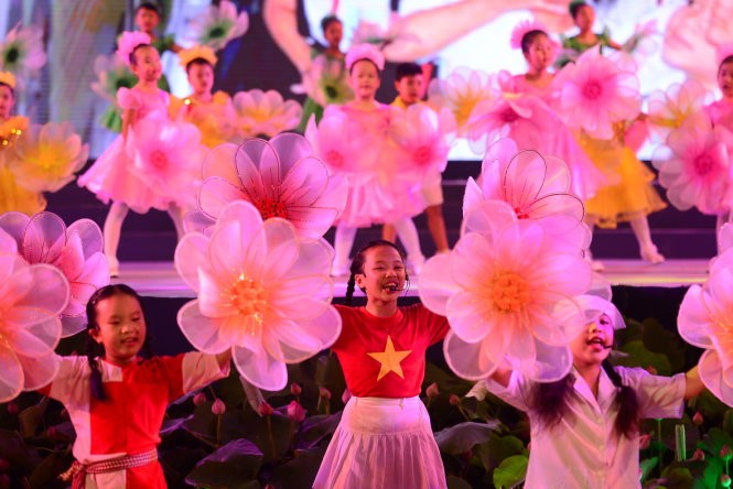 В Ханое проходят мероприятия в честь 70-летия со дня начала общенациональной войны Сопротивления - ảnh 1